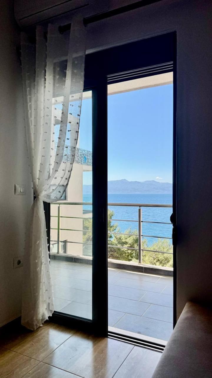 4 Seasons Sea View Apartment Sarandë Esterno foto