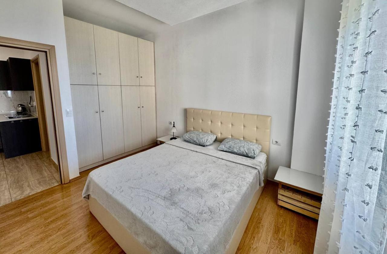 4 Seasons Sea View Apartment Sarandë Esterno foto