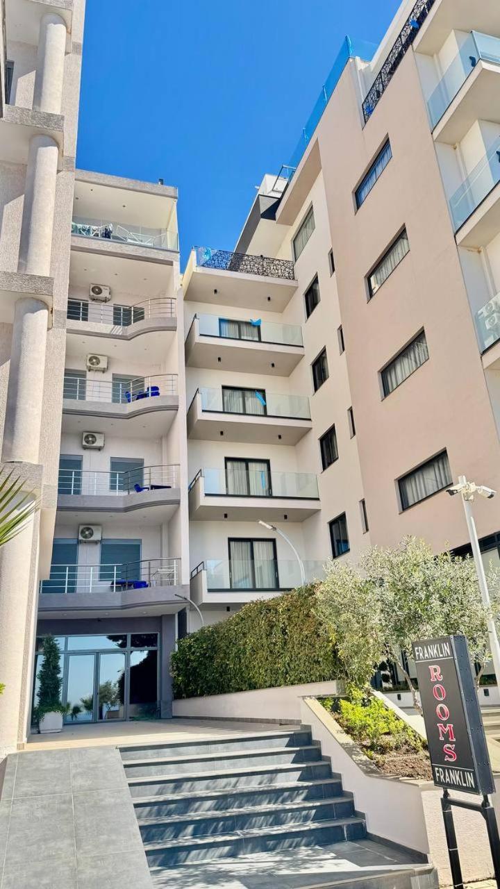 4 Seasons Sea View Apartment Sarandë Esterno foto